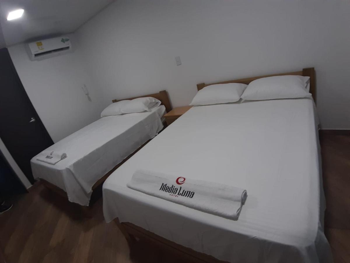 Hotel Media Luna Cúcuta Esterno foto