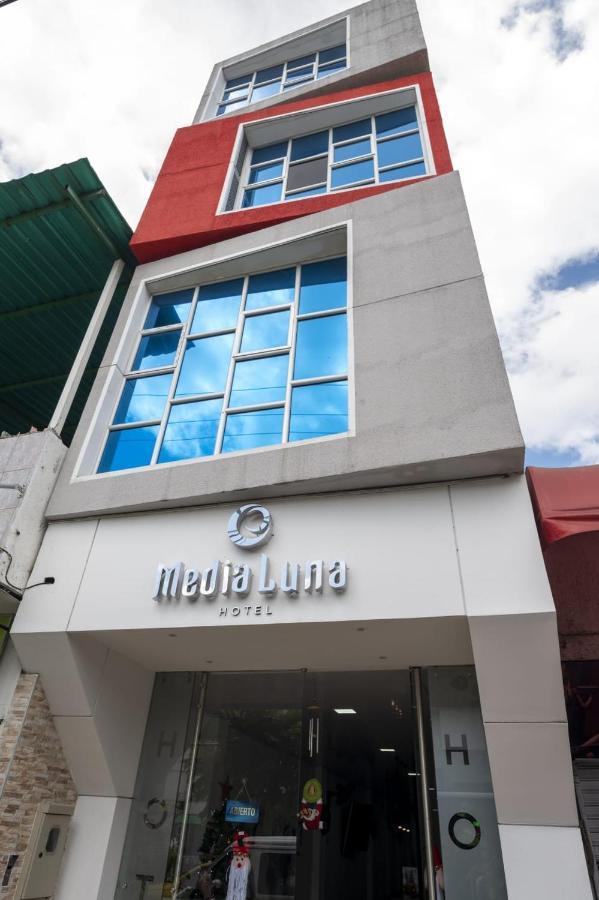 Hotel Media Luna Cúcuta Esterno foto